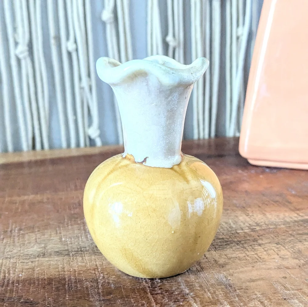 Charming Yellow ruffled Vintage Ceramic Bud Vase